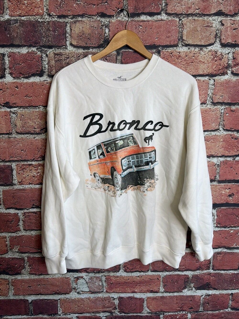 Hollister Bronco Sweatshirt Casual Unisex Sweater Pullover Cozy Size M